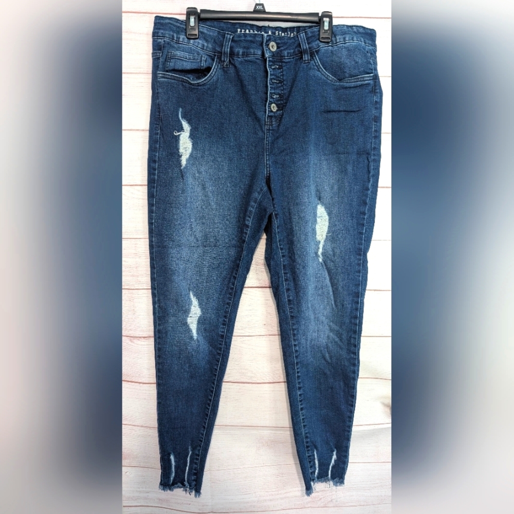 Euc Frankie & Stella Plus Size  Blue Distressed 👖 jeans 18W